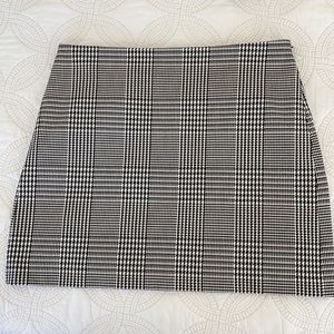 BR Black & White plaid skirt. Fully lined. Never worn. Smoke/Pet free home